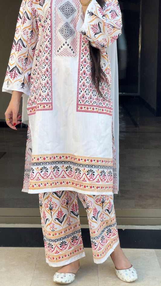 Trendy New Arrival Stitched Fashionable Printed 2pc Dress For Women and Young Girls